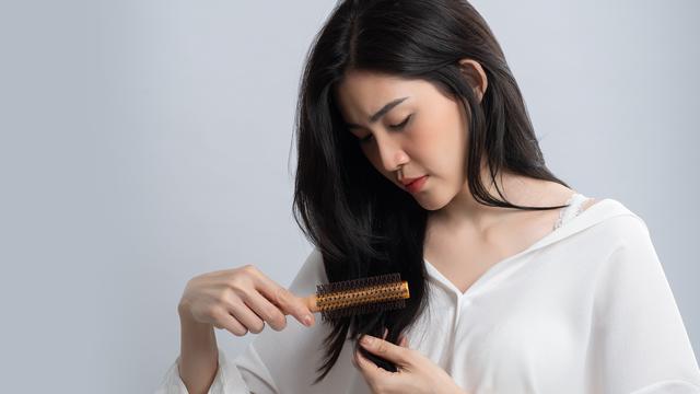 Cara Mengatasi Rambut Rontok Setelah Kehamilan: 12 Langkah untuk Rambut Lebih Sehat