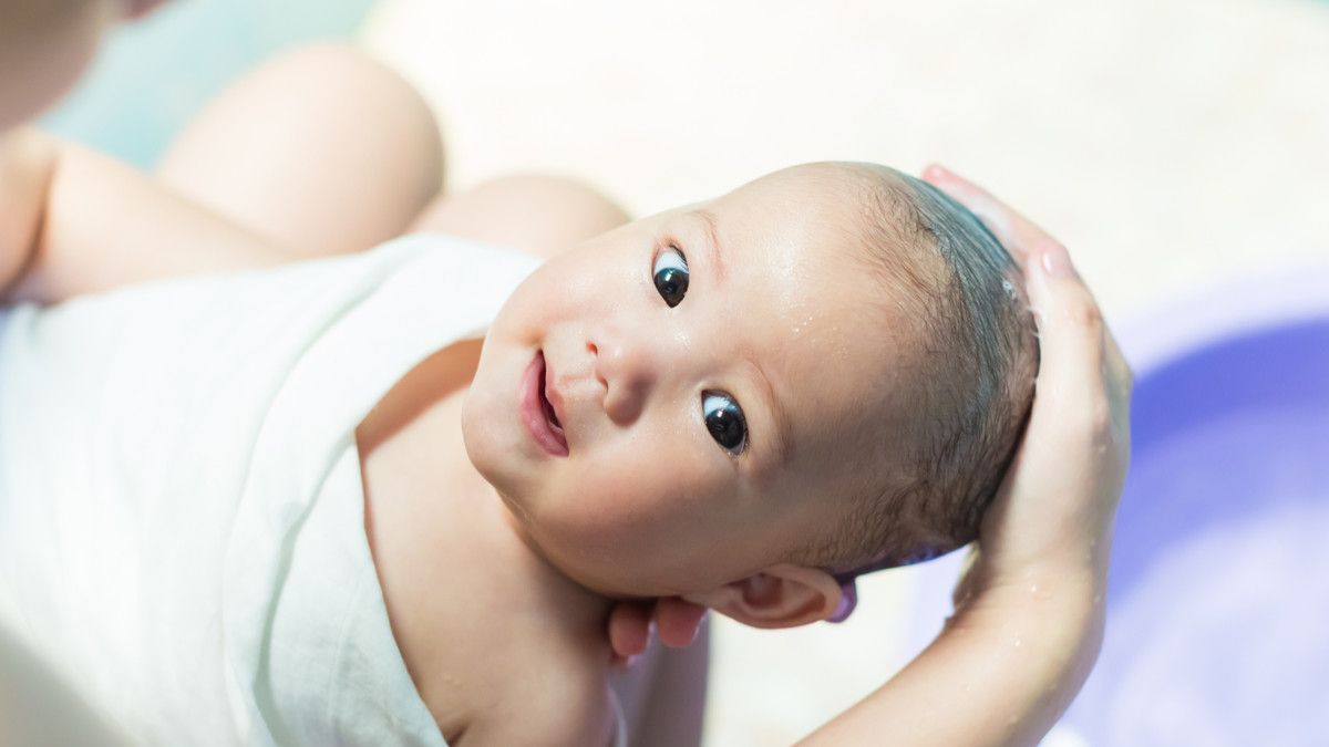 Bagaimana Cara Memilih Makanan Sehat untuk Rambut Bayi?