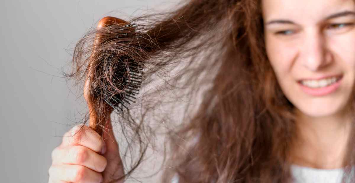 Rambut Kering dan Bercabang? Atasi dengan Nutrisi dari Dalam!