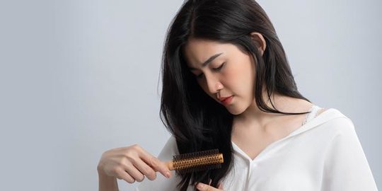 Rambut Bebas Rontok Saat Tidur: 7 Cara Mudah untuk Tidur Nyenyak Tanpa Khawatir Kehilangan Rambut