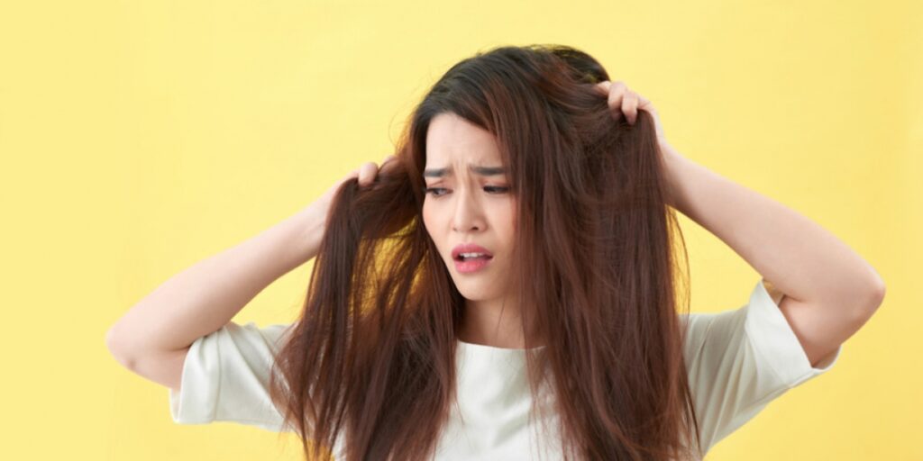 Rambut Kering dan Bercabang? Atasi dengan Nutrisi dari Dalam!