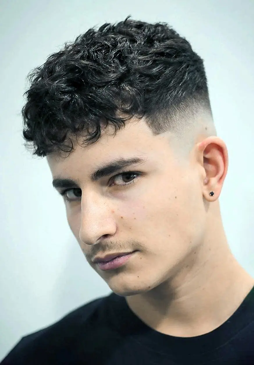 Inspirasi Gaya Rambut Curly Pendek untuk Rambut Tipis dan Bergelombang: Tak Perlu Lagi Minder!