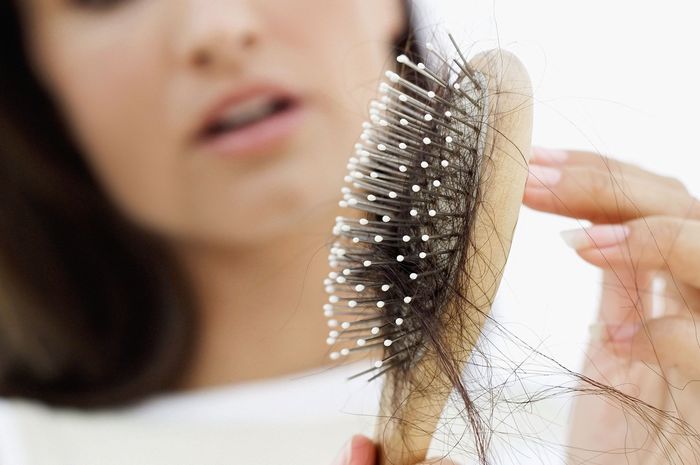 Rambut Rontok dan Menipis? Tenang, Ada Solusinya!