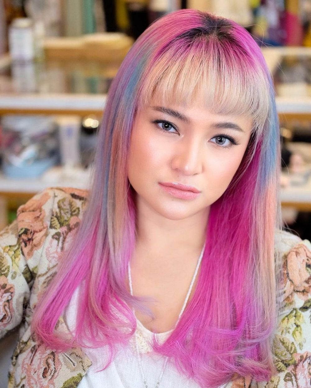 Trend Warna Rambut Unicorn yang Keren dan Unik: Pelangi di Atas Kepala!