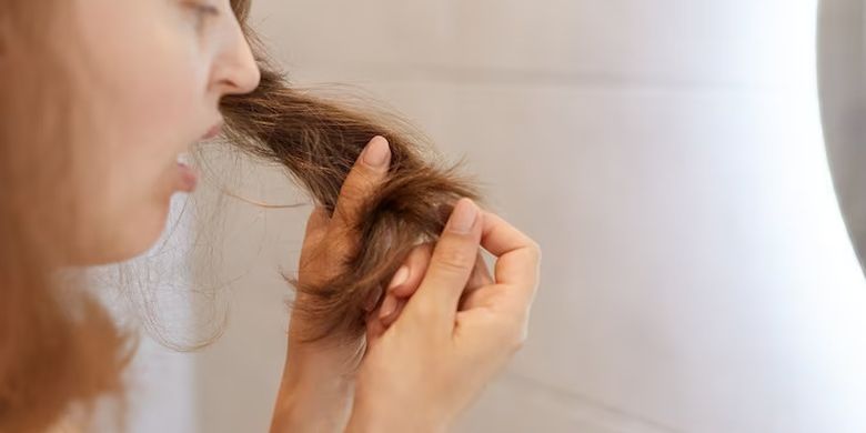 Cara Ampuh Mengatasi Rambut Berketombe: Penyebab dan Solusi