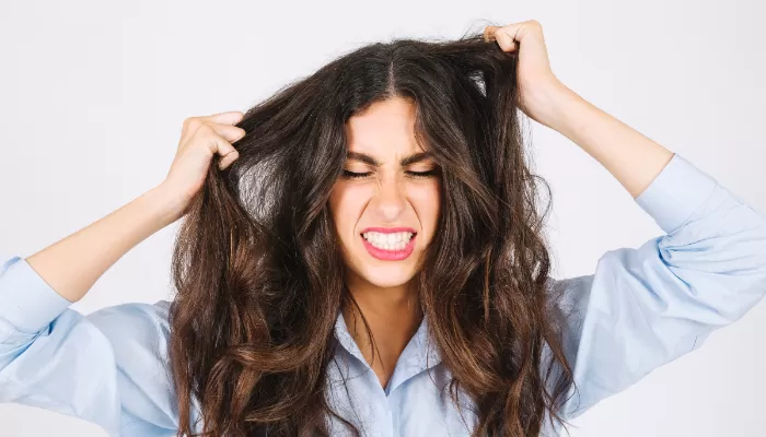 Mengapa Rambut Saya Patah Saat Disisir? Rahasia di Balik Rambut Rapuh dan Cara Mengatasinya