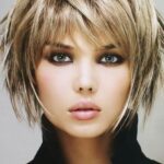 Perbandingan: Bob Layer vs. Pixie Cut untuk Wajah Bulat, Mana yang Lebih Cocok?