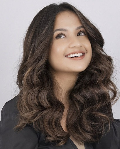 Inspirasi Pewarnaan Rambut Natural yang Elegan dan Modern