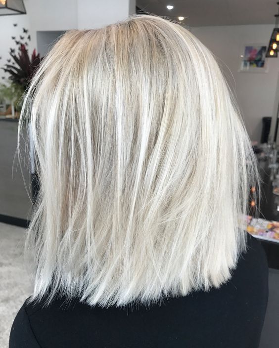 Inspirasi Warna Rambut Platinum Blonde yang Menawan: Taklukan Hati dengan Keanggunan Klasik