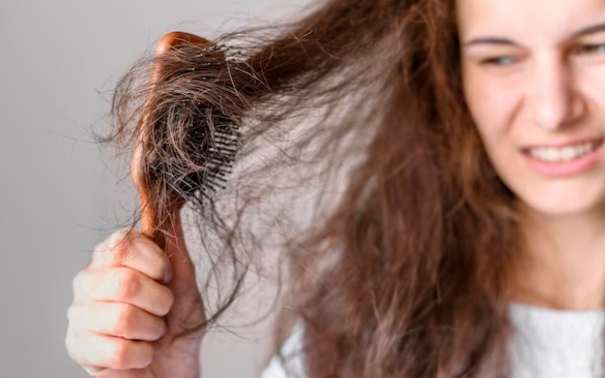 Rambut Rusak? Kenali Penyebabnya dan Atasi dengan Benar!