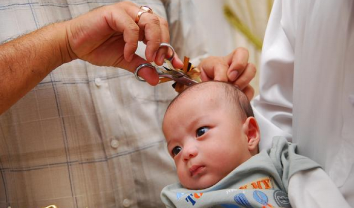 Apakah Rambut Bayi Wajib Digundul? Mitos atau Fakta?