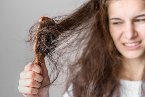 Rahasia Nutrisi yang Dapat Mengurangi Rambut Rontok:  Ucapkan Selamat Tinggal pada Rambut yang Menipis!