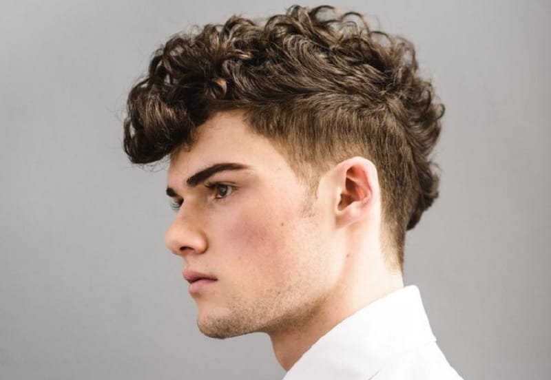 Taklukkan Keritingmu dengan Potongan Rambut yang Stylish dan Trendi!