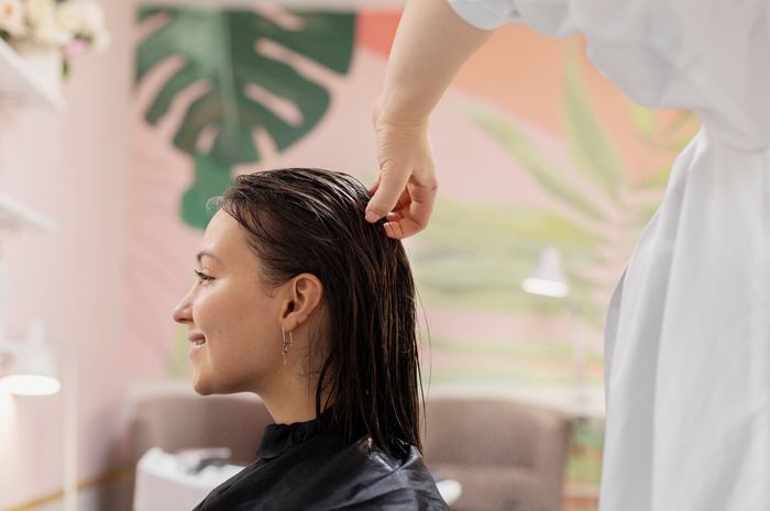 Rambut Lepek, Keramas Setiap Hari, Bolehkah?