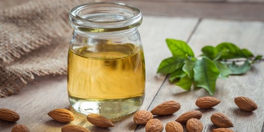 Panduan Lengkap Menggunakan Minyak Almond untuk Rambut: Rahasia Rambut Sehat dan Berkilau