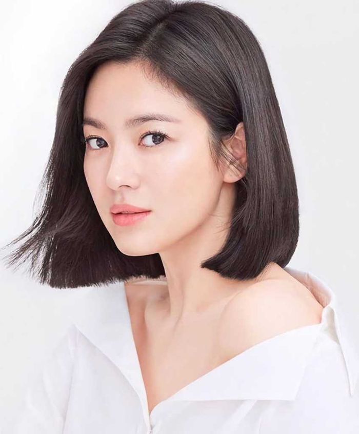 5 Inspirasi Model Rambut Bob Layer Pendek yang Cocok untuk Wajah Bulat dan Kacamata