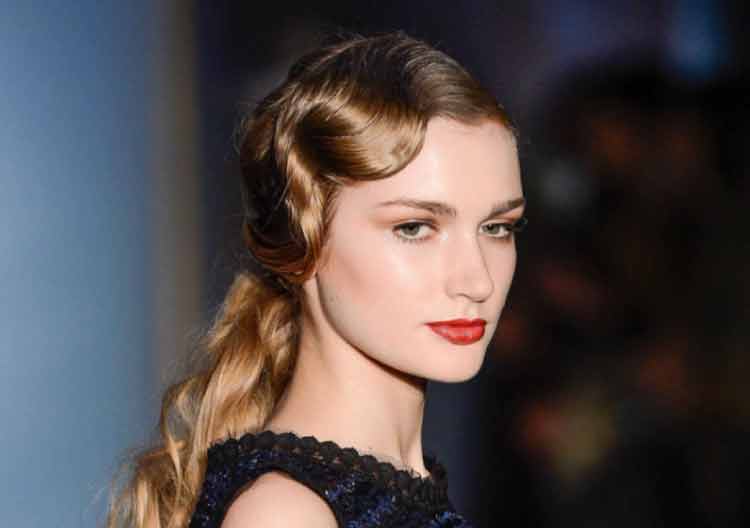 Inspirasi Gaya Rambut Lurus untuk Acara Formal yang Stylish