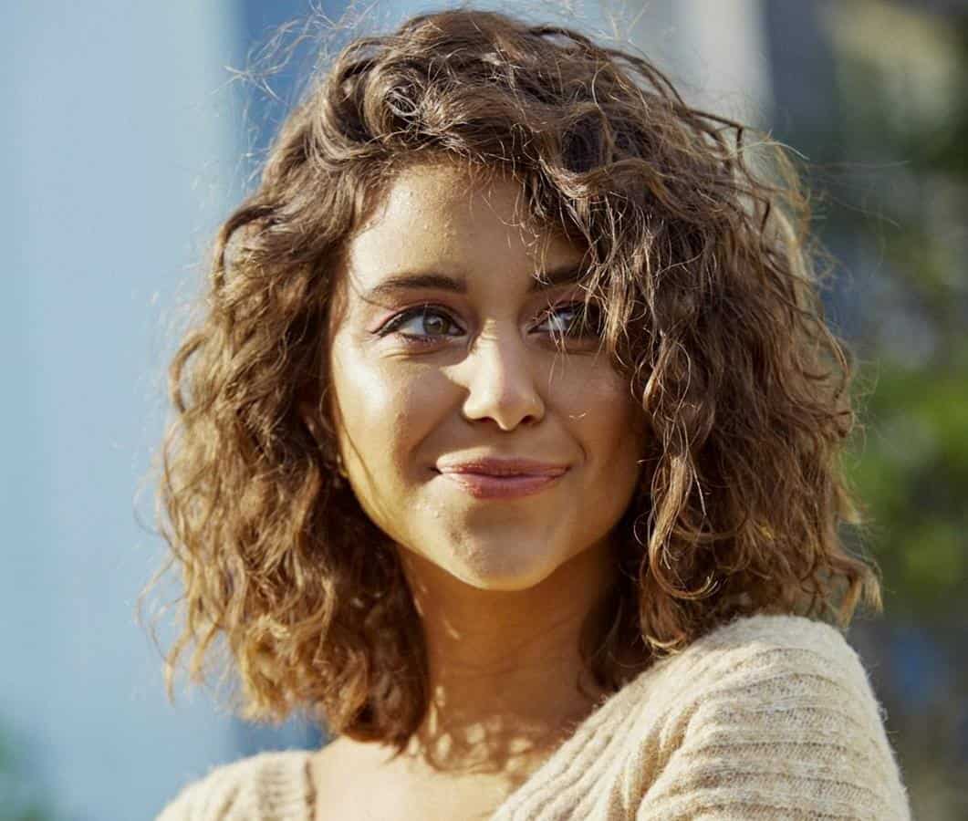 Inspirasi Gaya Rambut Curly Pendek untuk Musim Dingin: Tampil Kece dan Hangat!