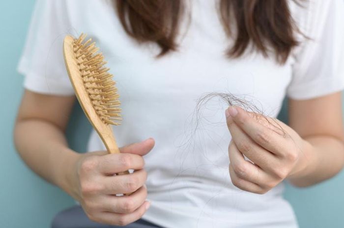 Menjelajahi Rahasia Atasi Rambut Rontok Saat Menopause: Panduan Lengkap untuk Rambut Sehat dan Bercahaya