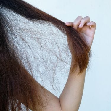 Rambut Mengembang Bikin Kesal? Tenang, Atasi dengan 7 Cara Jitu Ini!