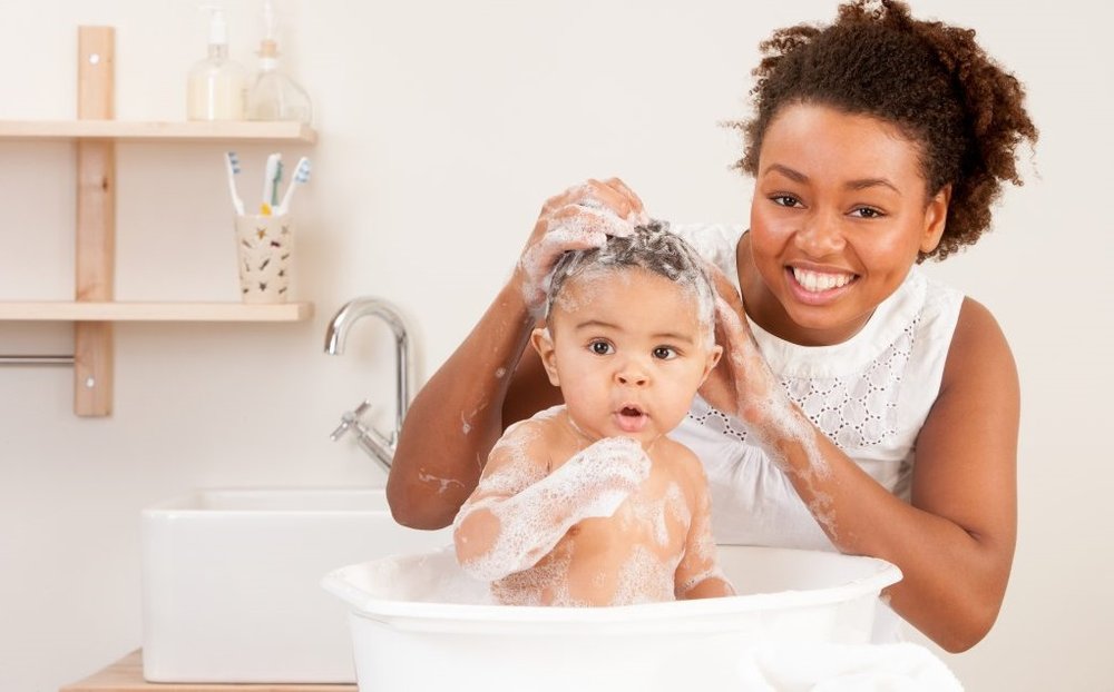 Tips Mengatasi Rambut Rontok pada Bayi dengan Aman: Tenang, Mama!