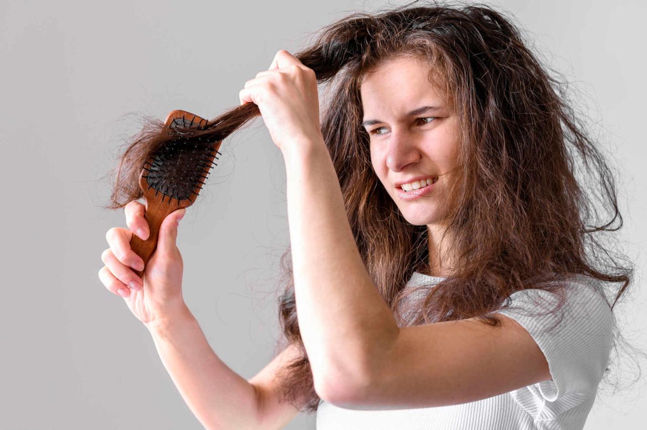 Panduan Lengkap: Cara Mengatasi Rambut Frizzy di Musim Hujan