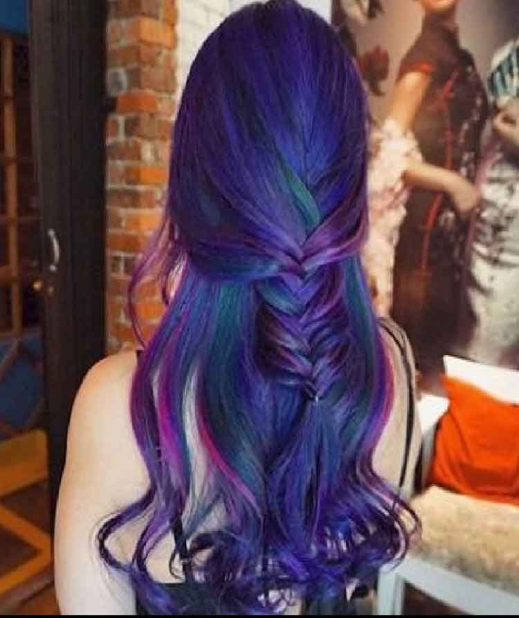 Inspirasi Warna Rambut Pelangi yang Trendi dan Menawan: Ekspresikan Dirimu dengan Nuansa Warna yang Unik