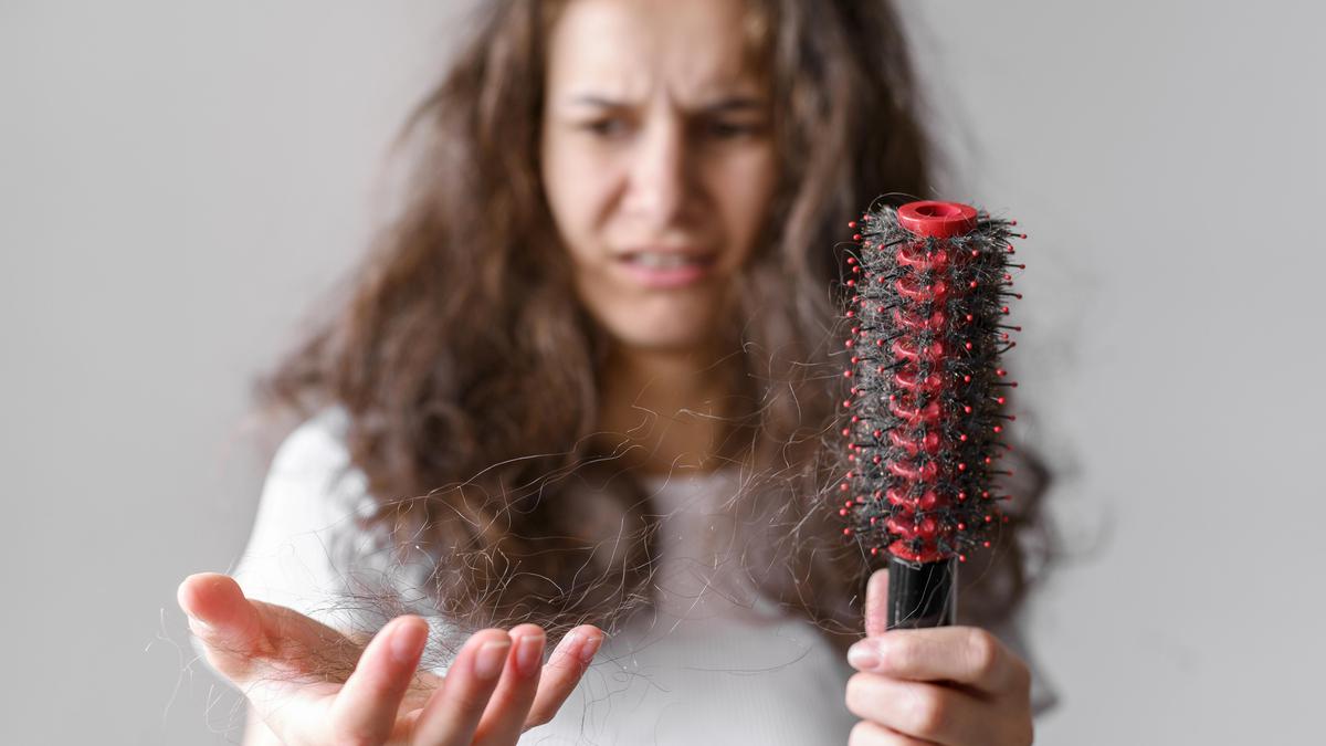 Apakah Rambut Rontok Itu Normal?