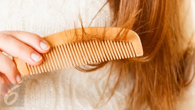 Rambut Kering dan Kusam? Atasi Secara Alami dengan Tips Ini!