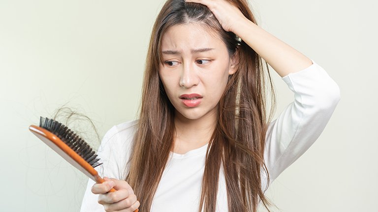 Rambut Rontok Banyak: Penyebab Utama dan Cara Mengatasinya