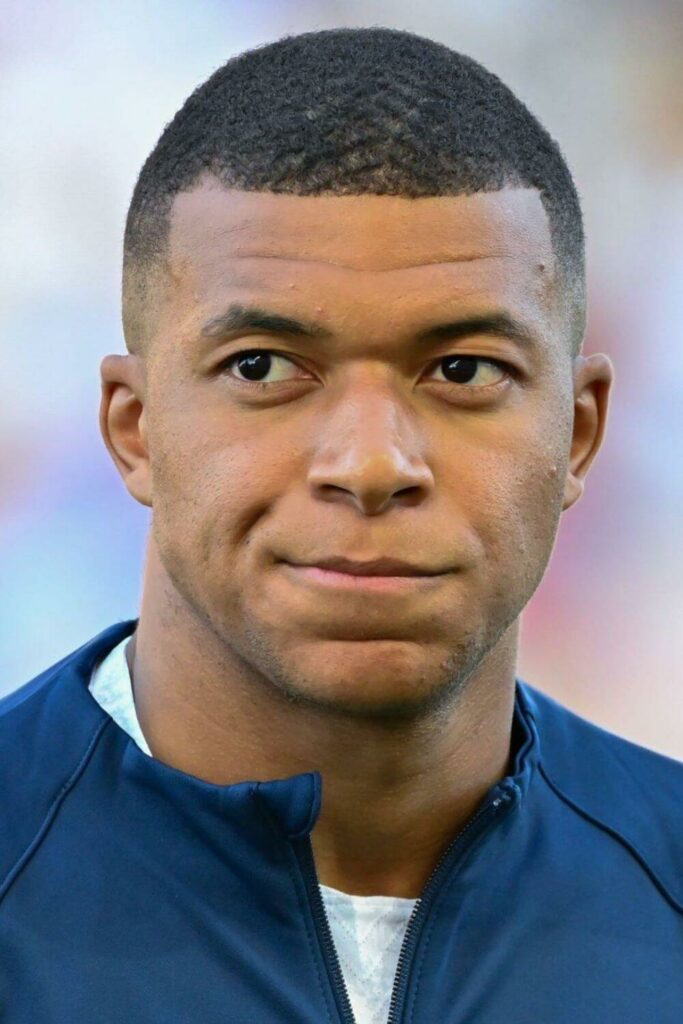 Gaya Rambut Mbappe: Inspirasi Tampilan Keren dan Sporty