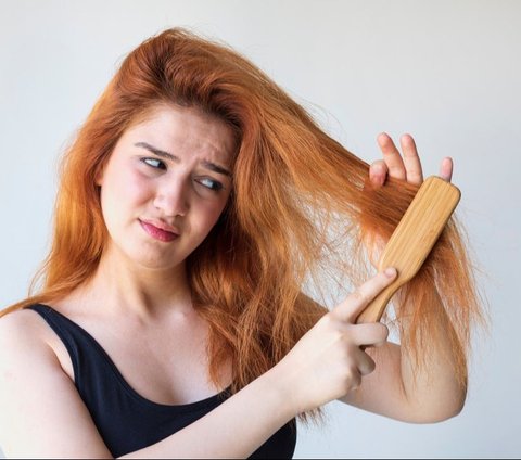 Rambut Kering dan Kusam? Mungkin Nutrisi Anda yang Bermasalah!