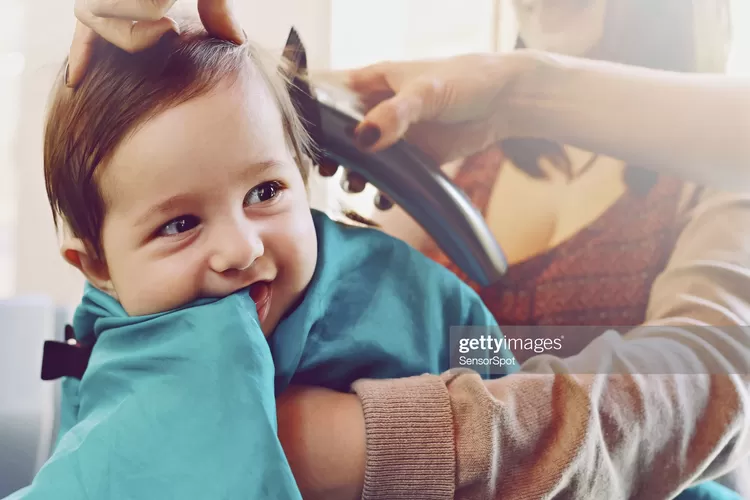 Mencukur Rambut Bayi: Tradisi, Hukum, dan Pandangan Islam