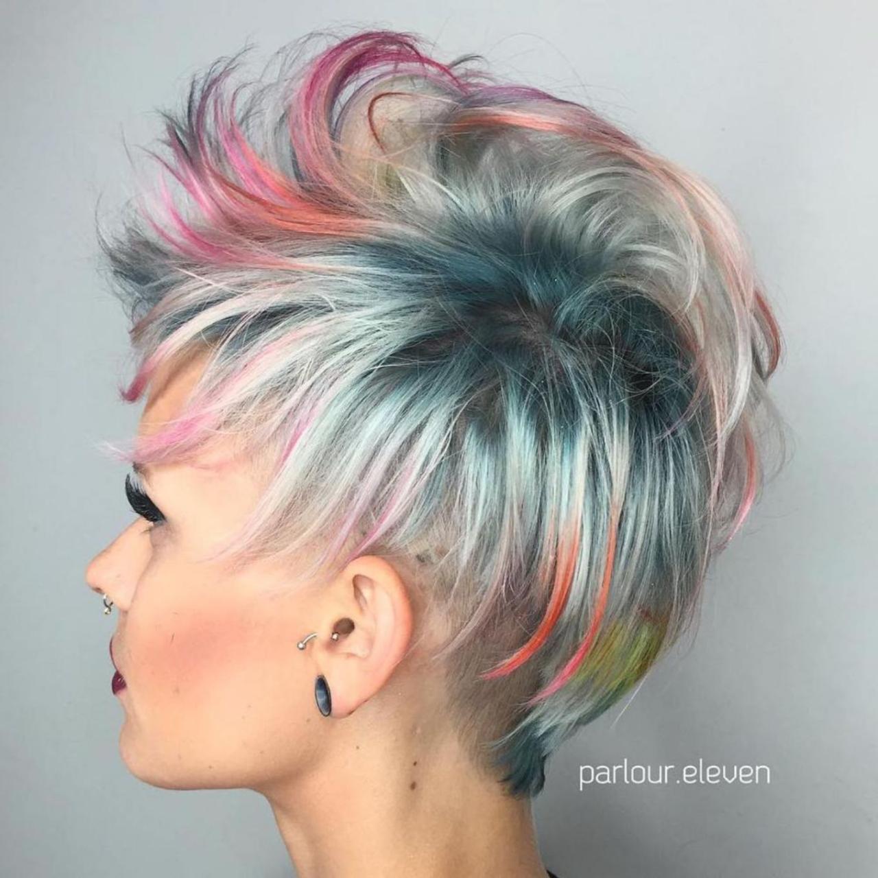 Pixie Cut Warna Pastel: Tutorial Menata Rambut dengan Aksesori