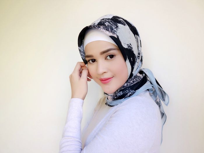 Tutorial: 5 Gaya Rambut Hijab Casual yang Mudah Ditiru