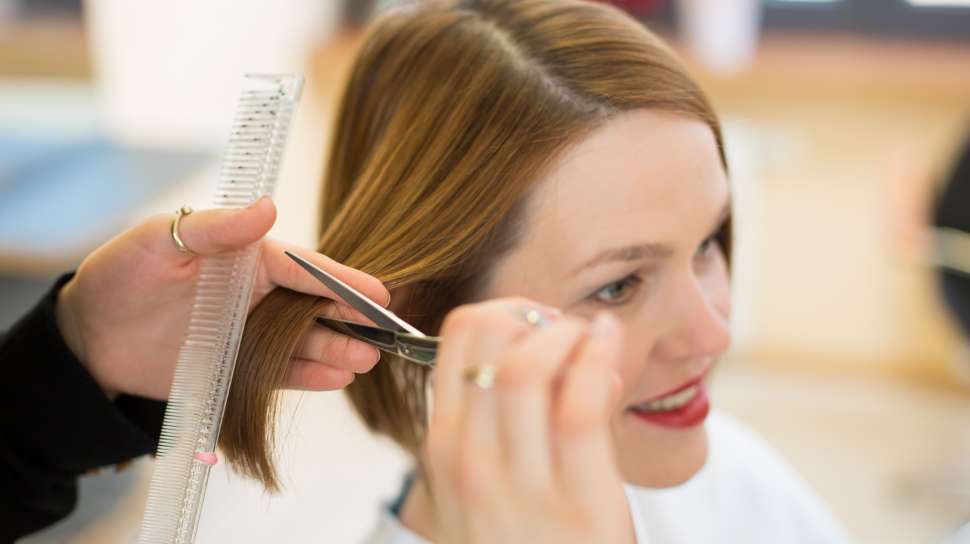 Potong Rambut Pendek di Salon: Berapa Sih Biayanya?