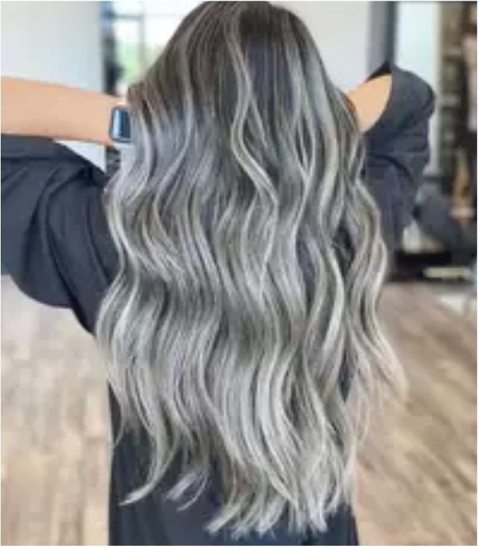 Gaya Rambut Ash Grey: Tips Mendapatkan Warna yang Elegan dan Menawan