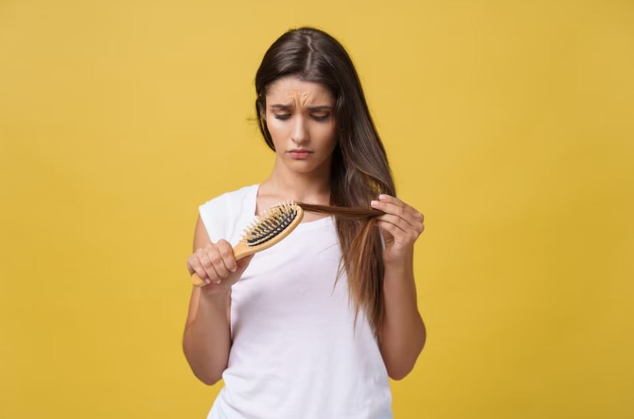 Rambut Rontok di Usia Remaja: Jangan Panik, Yuk Kenali Penyebabnya!