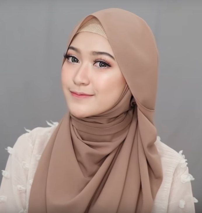 Tutorial: 5 Gaya Rambut Hijab Casual yang Mudah Ditiru