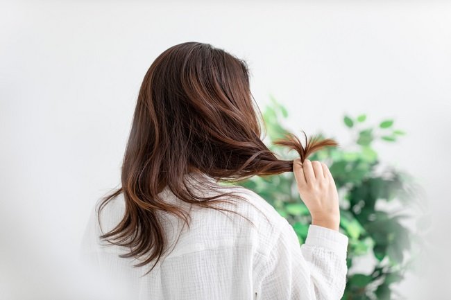 Rambut Kaku? Tak Perlu Panik! Rahasia Menjaga Kelembutan dan Fleksibilitas Rambut