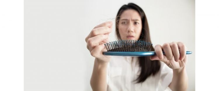 Apakah Rambut Rontok Bisa Tumbuh Lebih Tebal dengan Vitamin?