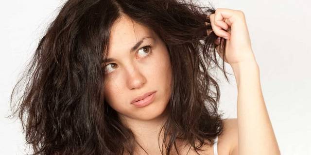 Rambut Kering? Atasi dengan 7 Tips Sederhana Ini!