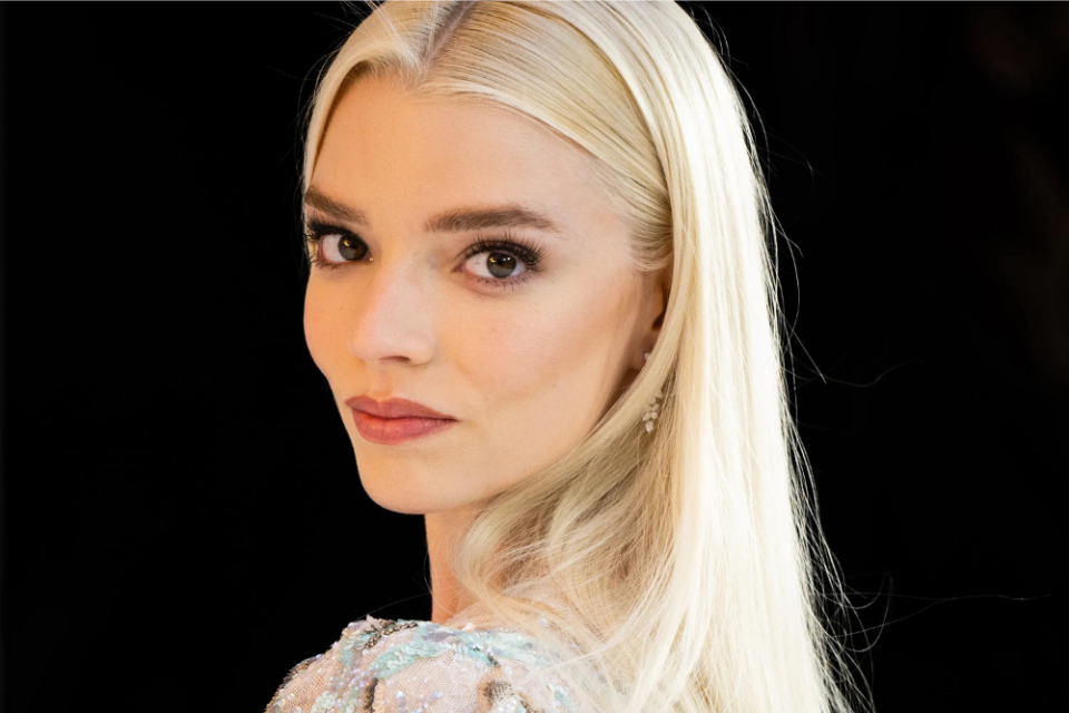 Blonde Perfection: Gaya Rambut yang Tampil Fresh dan Elegan