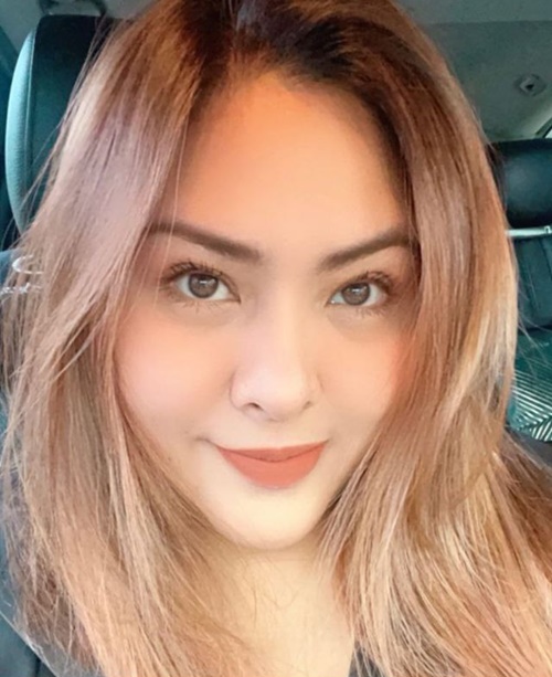 Blonde Perfection: Gaya Rambut yang Tampil Fresh dan Elegan