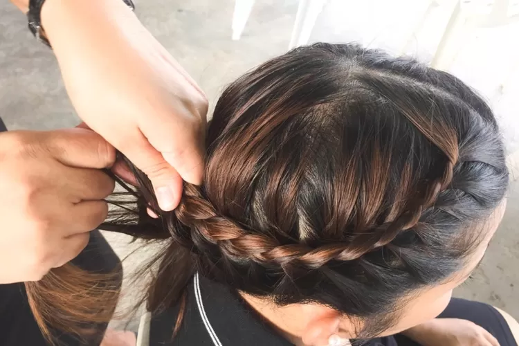 Kepang Fuji: Trend Rambut yang Simpel, Elegan, dan Mudah Dibuat Sendiri