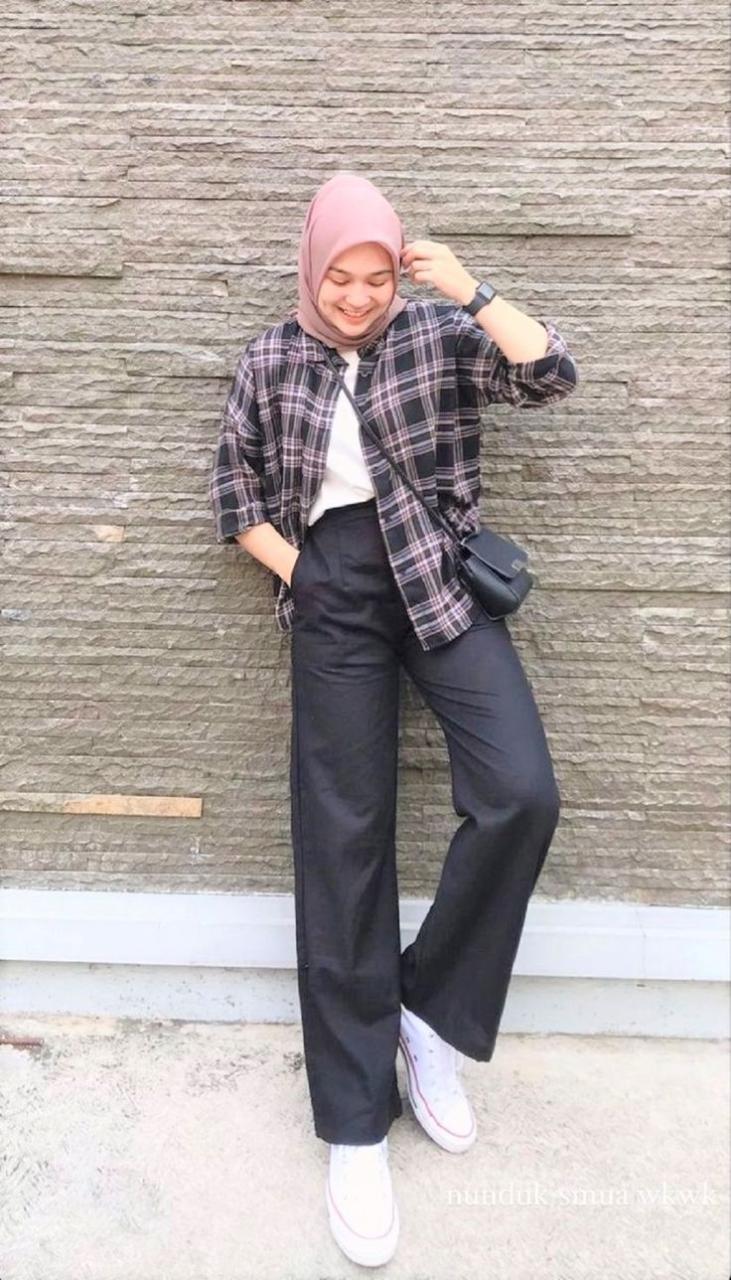 Tak Perlu Ribet, Gaya Rambut Hijab Casual Sehari-hari yang Stylish!