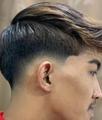 Gaya Rambut Dua Jari: Pilihan Singkat yang Tampil Keren