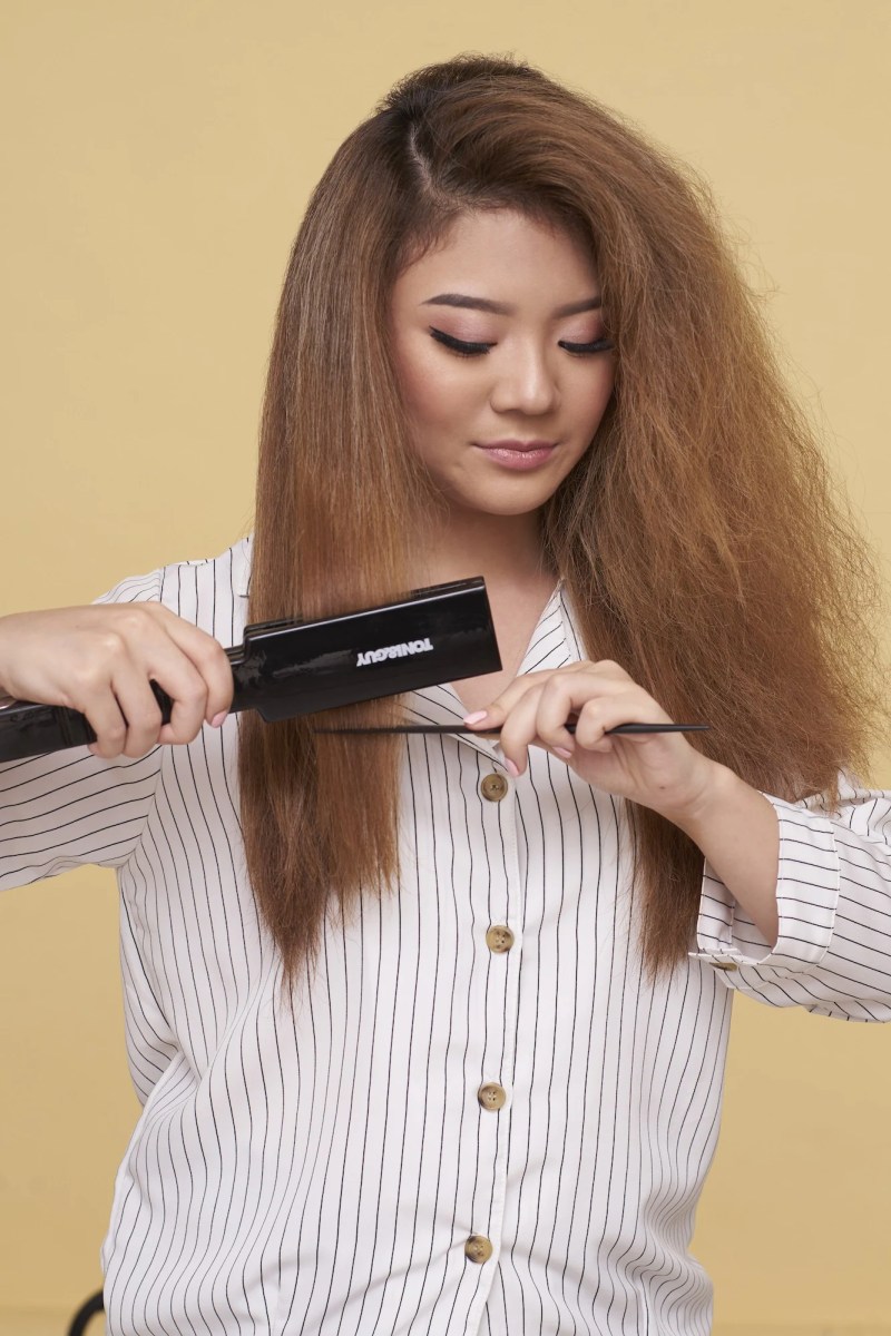 Cara Meluruskan Rambut Keriting: Teknik dan Produk Terbaik untuk Rambut yang Lurus