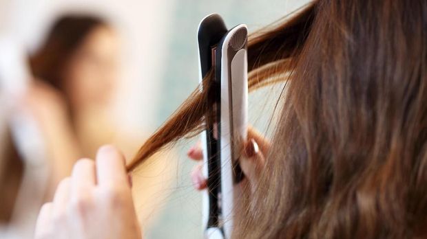 Rambut Kering dan Mengembang Parah? Tenang, Ada Solusinya!