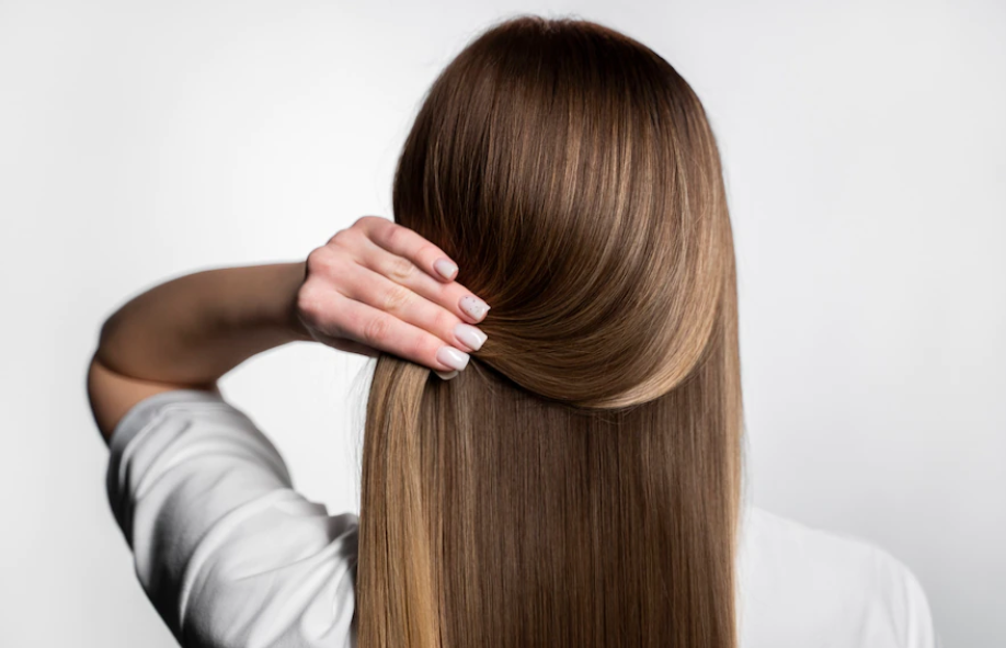 Rambut Berwarna Cantik, Tapi Mudah Patah? Ini Rahasianya!